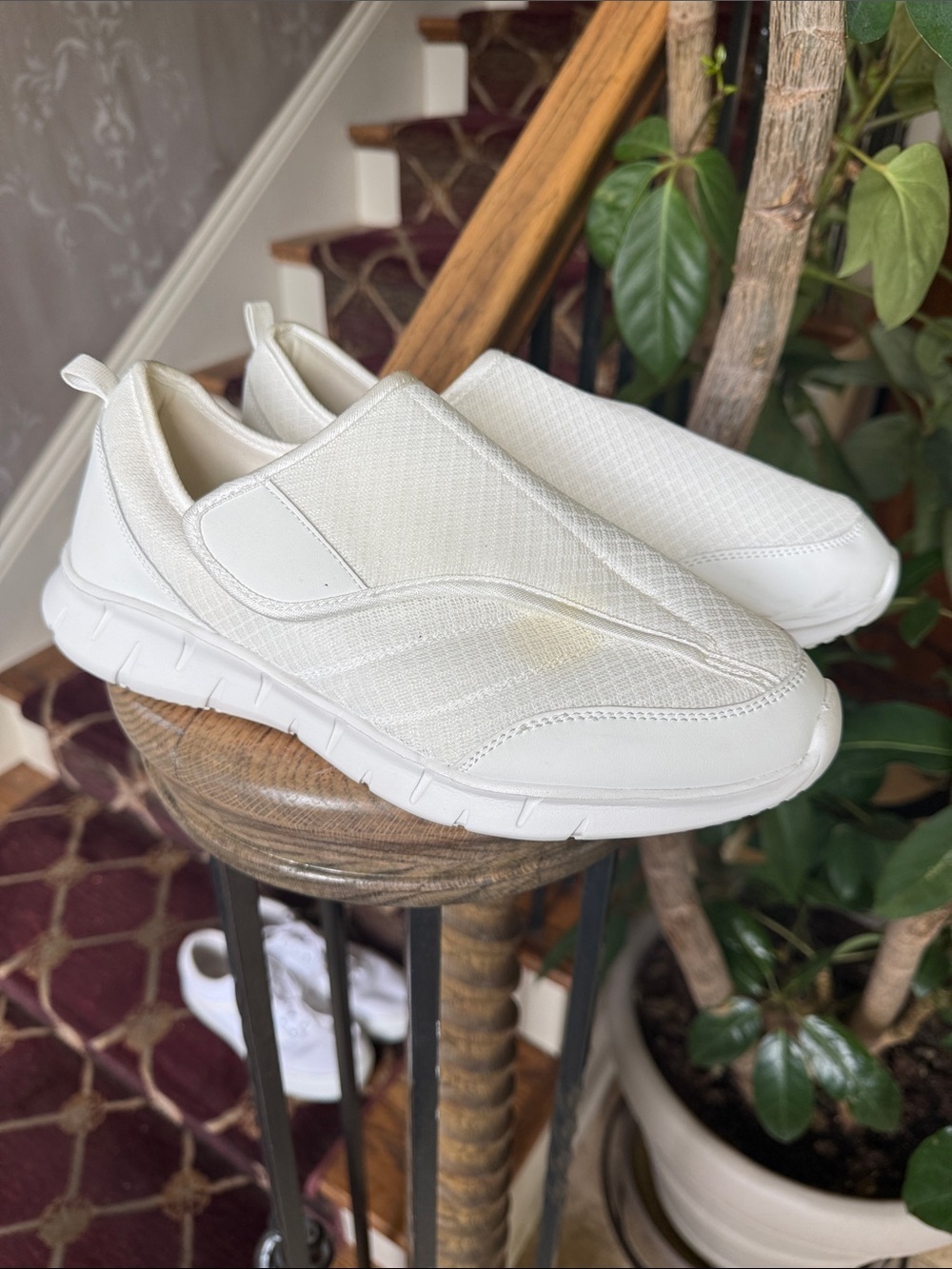 ORTHO REST ladies slip on Orthopedic shoe size 9 1/2 excellent condition